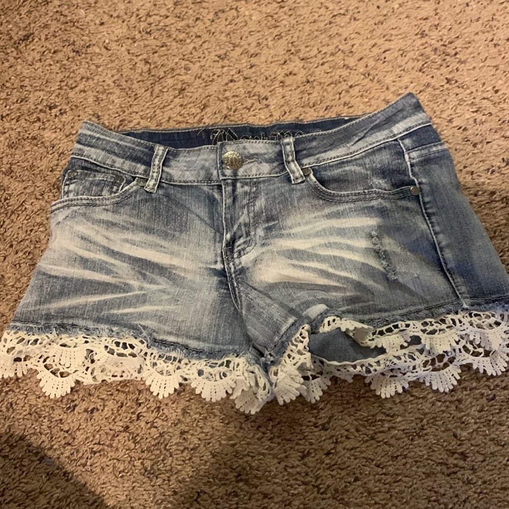lacy shorts size 26. Worn one once. Excellent condition